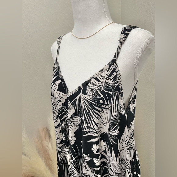 Designed in Hawaii- Spaghetti Strap Hawaiian Print Jumpsuit - Picture 6 of 12